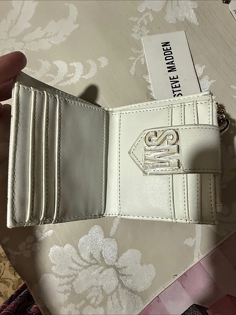 Steve Madden Logo Wallet in Beige & White NWT - Picture 2 of 2